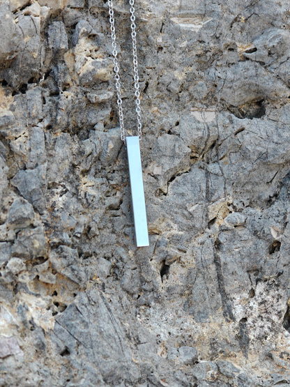 Collana con pendente | Barra verticale