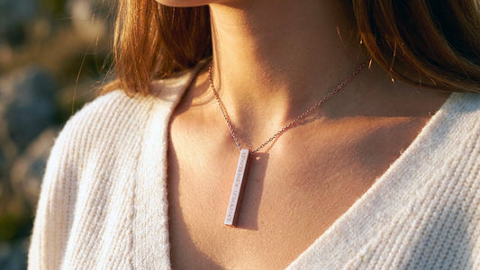 Collana con pendente | Barra verticale